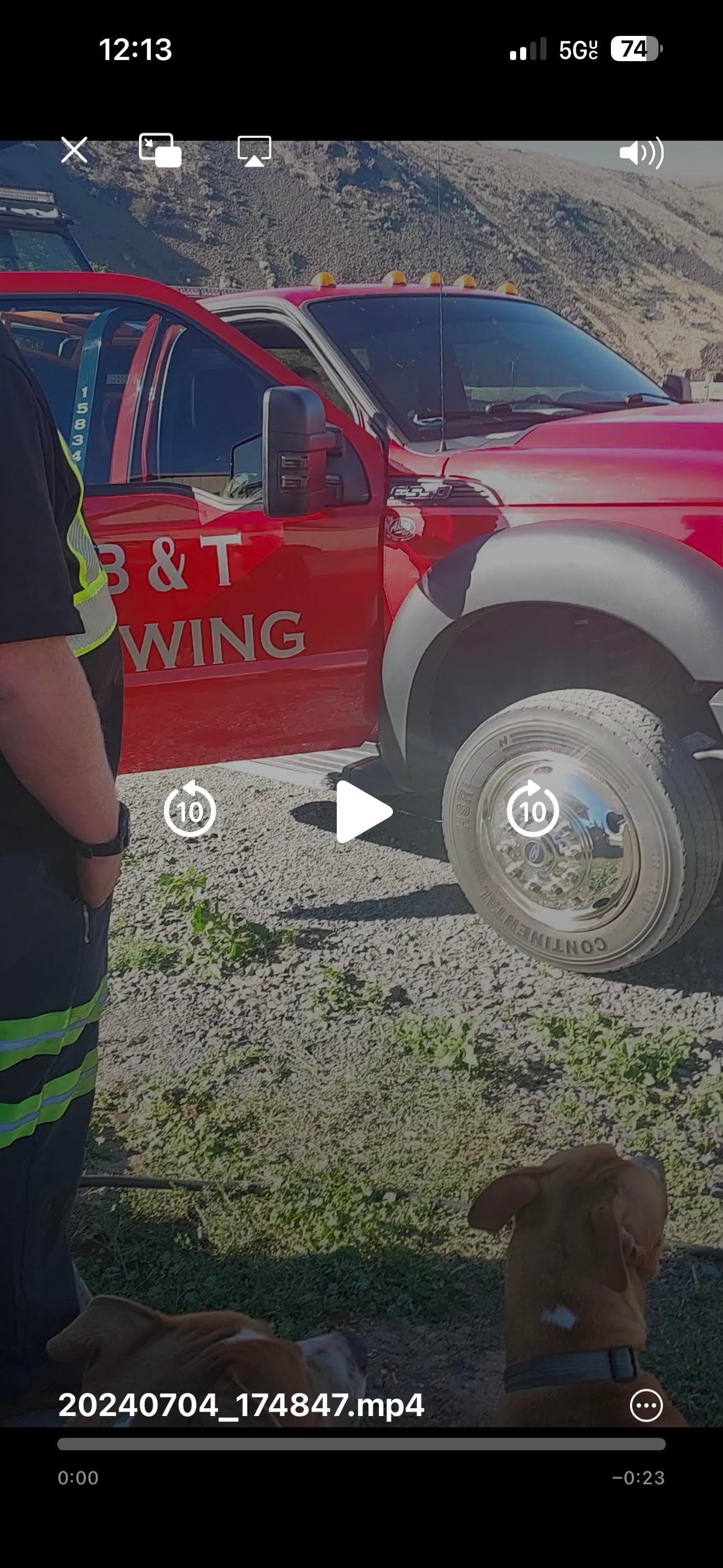 This is a photp of the tow and operator at the scene. Stans Mountain View or whatever never existed